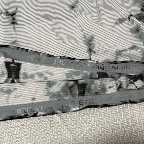Lululemon Swiftly Tech T-Shirt Womens 12 Gray White Tie-Dye Gym Activewear Yoga - Picture 9 of 13